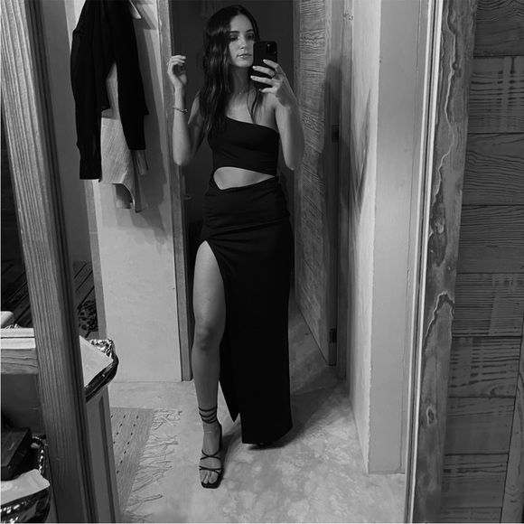 superdown Dresses & Skirts - Super down black dress